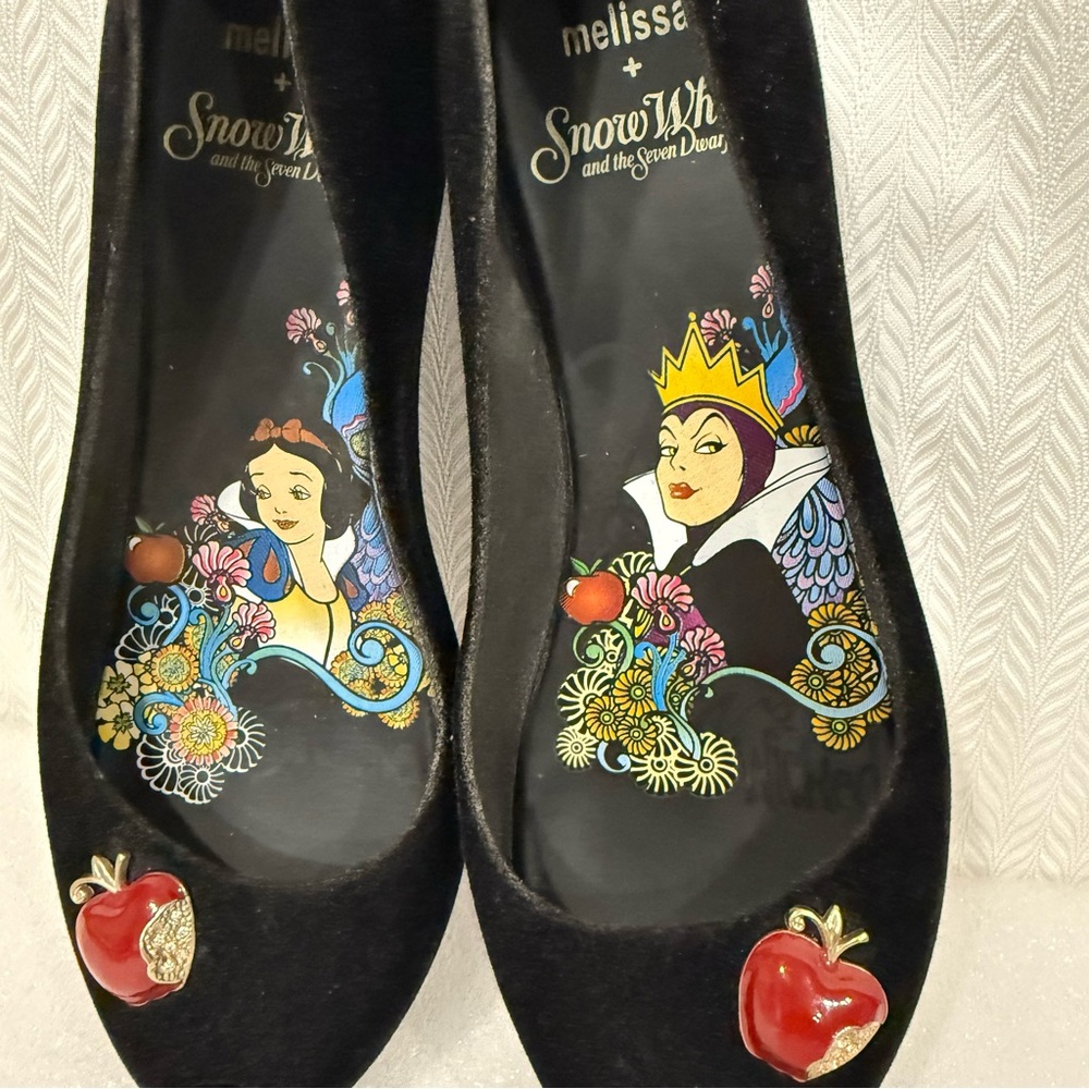 Melissa Black Flats with Snow White Design - Picture 14 of 16